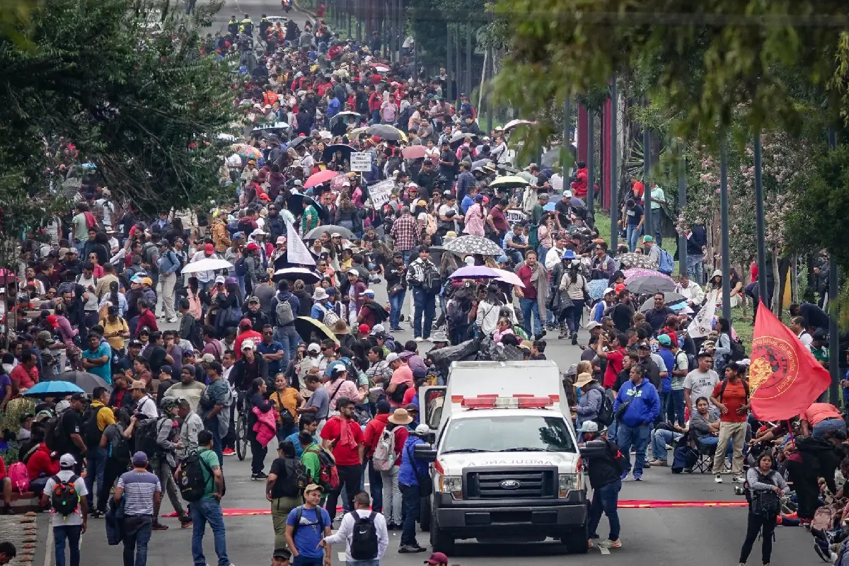 la Coordinadora Nacional de Trabajadores de la Educación quienes fueron detenidos sobre Calzada Tlalpan a la altura de la estación del Tren Ligero